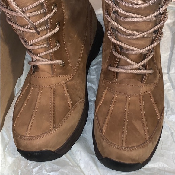 UGG ADIRONDACK TALL - Picture 2 of 3